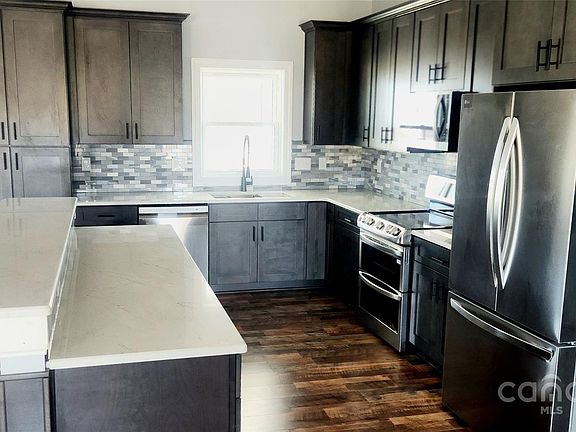 4th image of 3242 Wilson Ct #17