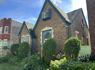 8906 S Hermitage Ave, Chicago, IL 60620