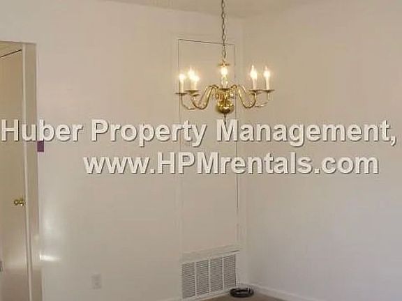 3rd image of 3585 Sapphire Dr APT 4