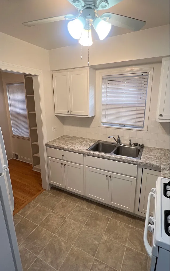 415-417 W. Keith Avenue - 2 — Photo 2