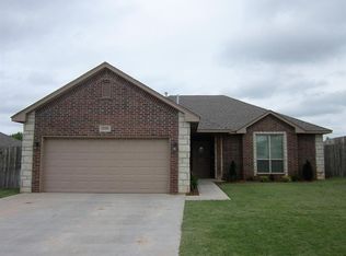 3010 Cheyenne Dr, Woodward, OK 73801