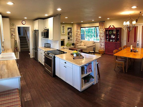 5th image of 2455 W Bradford Ave