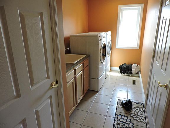 5th image of 10668 Birchwood Ct