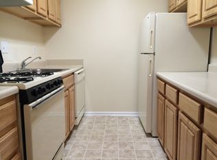 912 Peachtree Rd APT F, Claymont, DE 19703