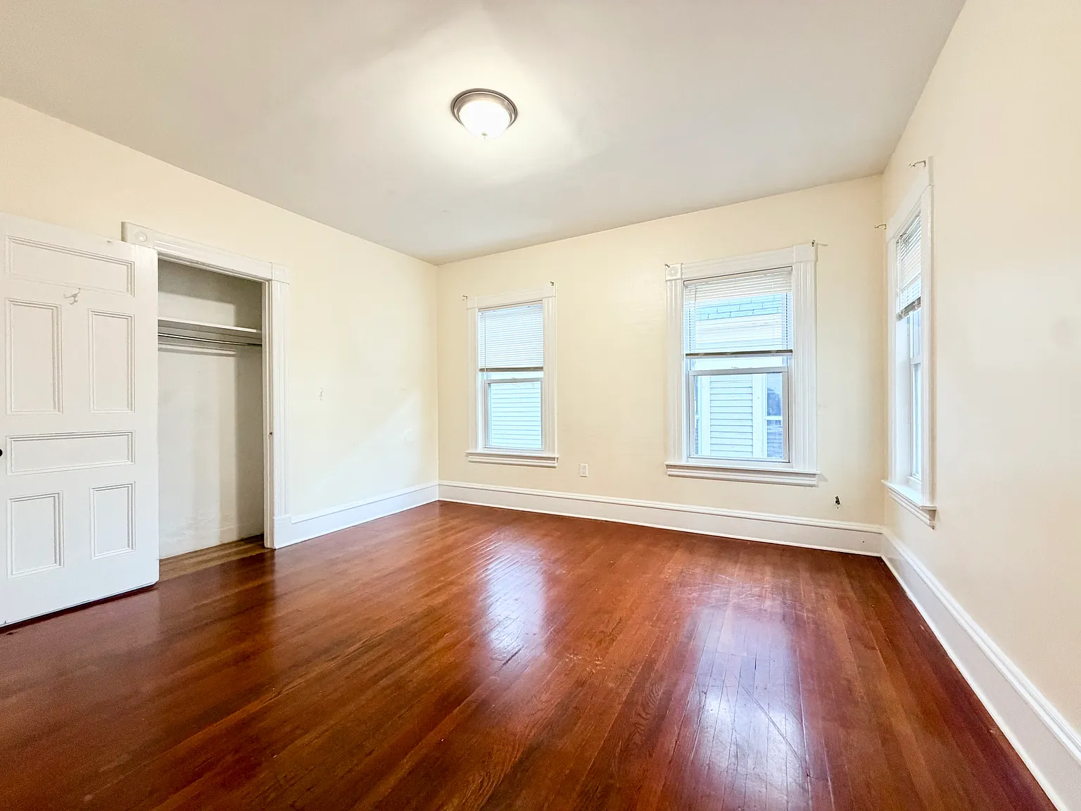 4 bed, 2000 sqft, $3,350 — Photo 4