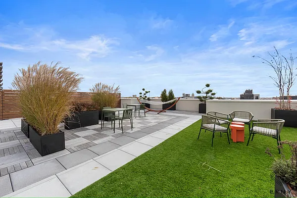 Rented by ERNY LLC | media 24