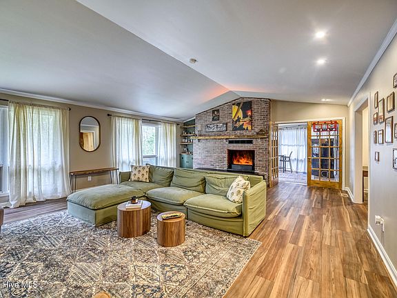 5th image of 206 Ravenswood Rd