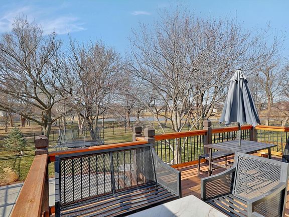 3rd image of 1233 N Hickory Creek Ct