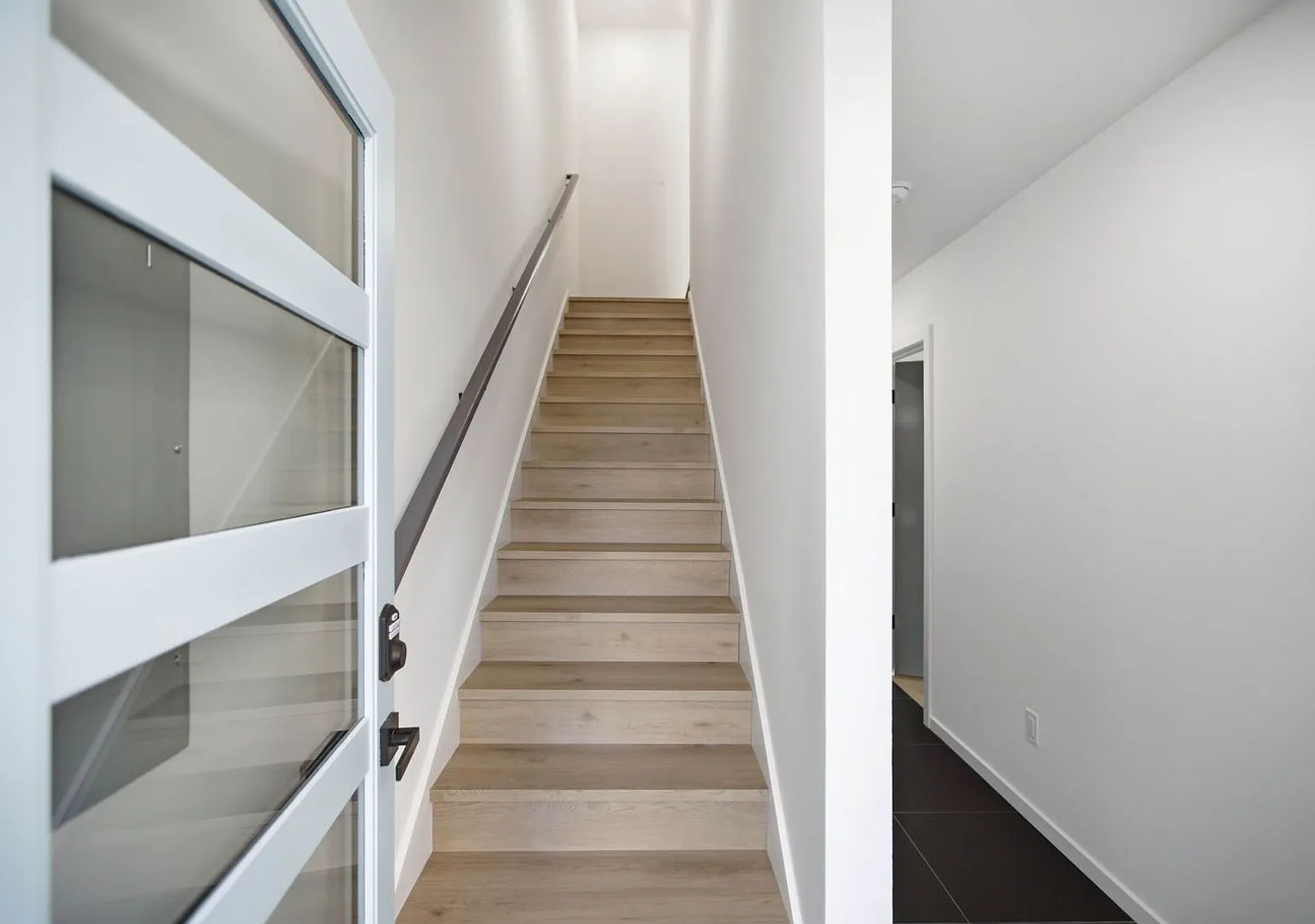 Brand new, never lived in 3 bed 2.5 bath townhome in Cedar Park with parking — Photo 3