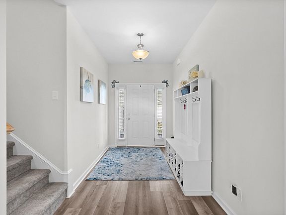 5th image of 275 Stillbrook Dr.