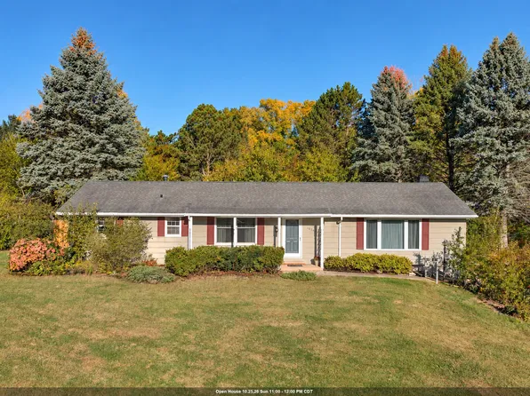 1938 Mulberry Ln, Green Bay, WI 54304