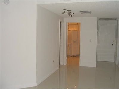 4th image of 905 Brickell Bay Dr APT 330