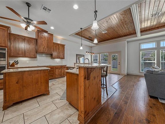 5th image of 112 Hollygrove Dr