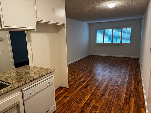 3rd image of 4170 Tujunga Ave APT 5