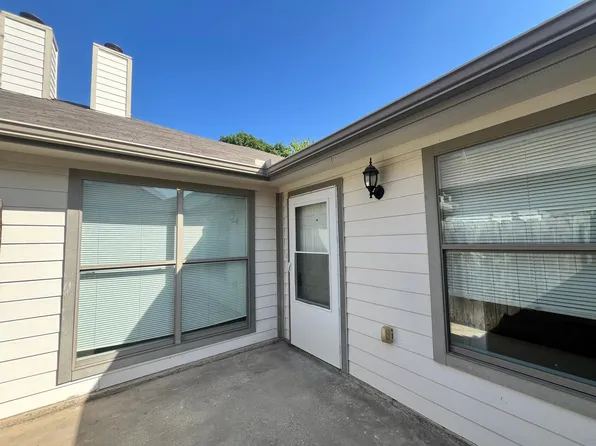 1129 Weston Dr, Garland, TX 75043