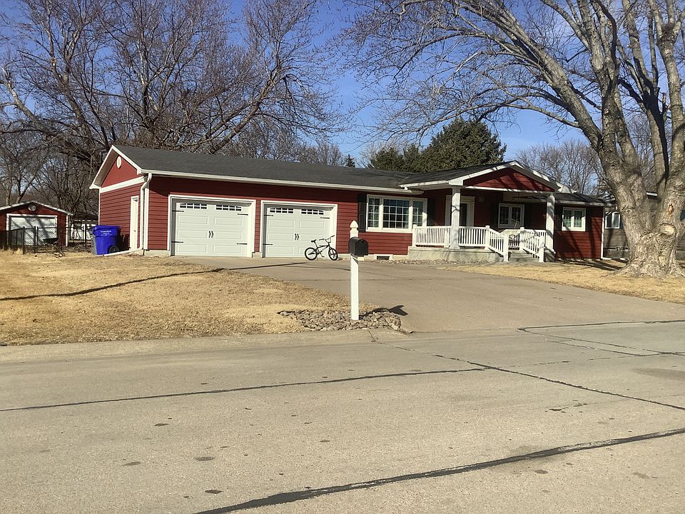 121 Mark St, Aurora, NE 68818 Zillow