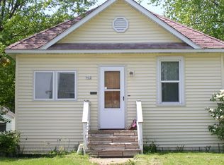 902 S Ash Ave, Marshfield, WI 54449