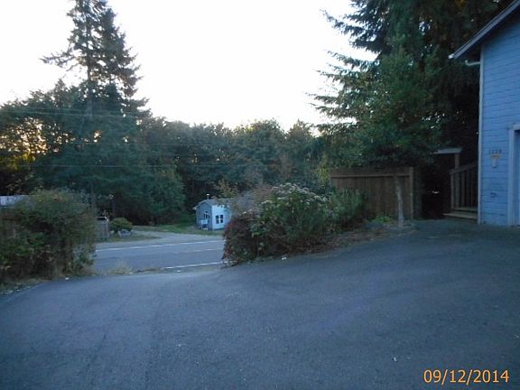 2nd image of 1330 Alaska Ave E