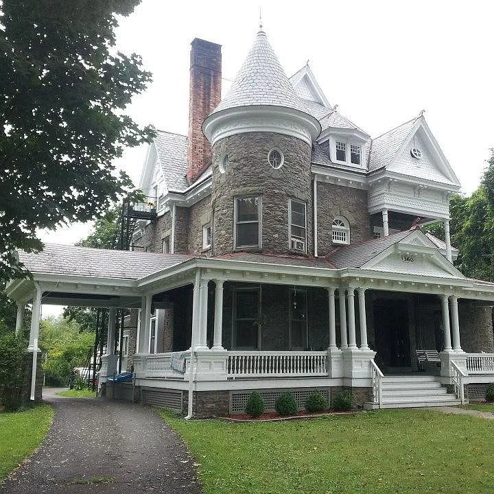 1 bed, 700 sqft, $1,350 — Photo 2