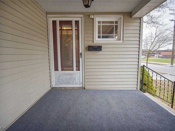 3rd image of 15618 Chatfield Ave