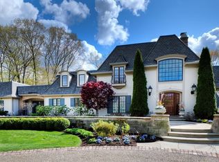 101 Partridge Ln, Chagrin Falls, OH 44022