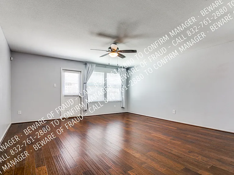 1128 Foxglove Ln — Photo 7