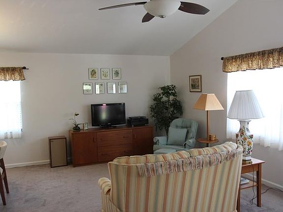 4th image of 4211 Jackaranda Dr