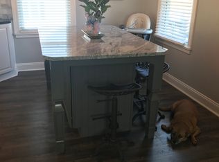 16 Driggs Ln, Bridgeport, OH 43912