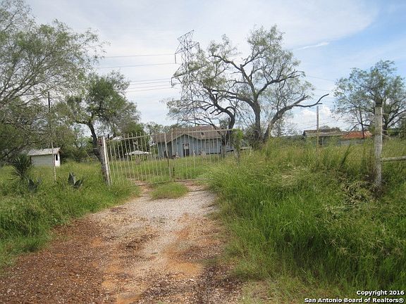 3rd image of 4416 County Road 401