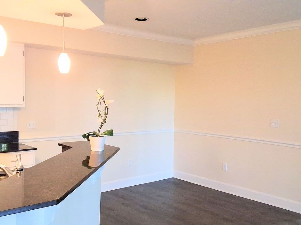 1st image of 724 Crest Pines Dr APT 512