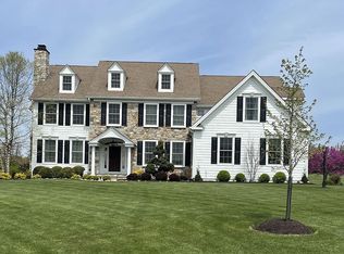 27 Cumberland Dr, Downingtown, PA 19335