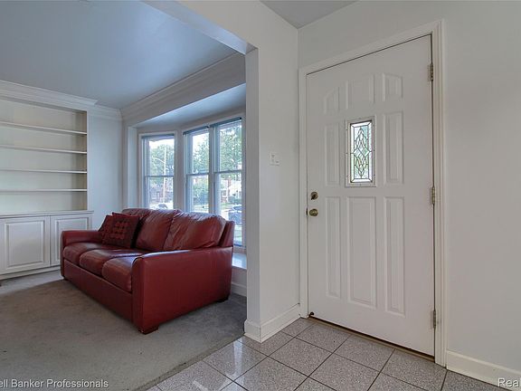 4th image of 3012 Syracuse St