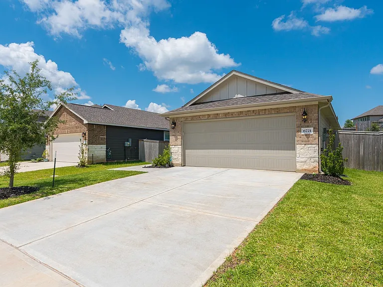 6721 Chinapkin Oak Ln — Photo 2