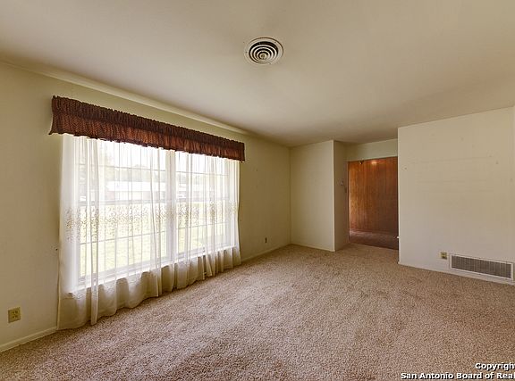 4th image of 5202 Newcome Dr