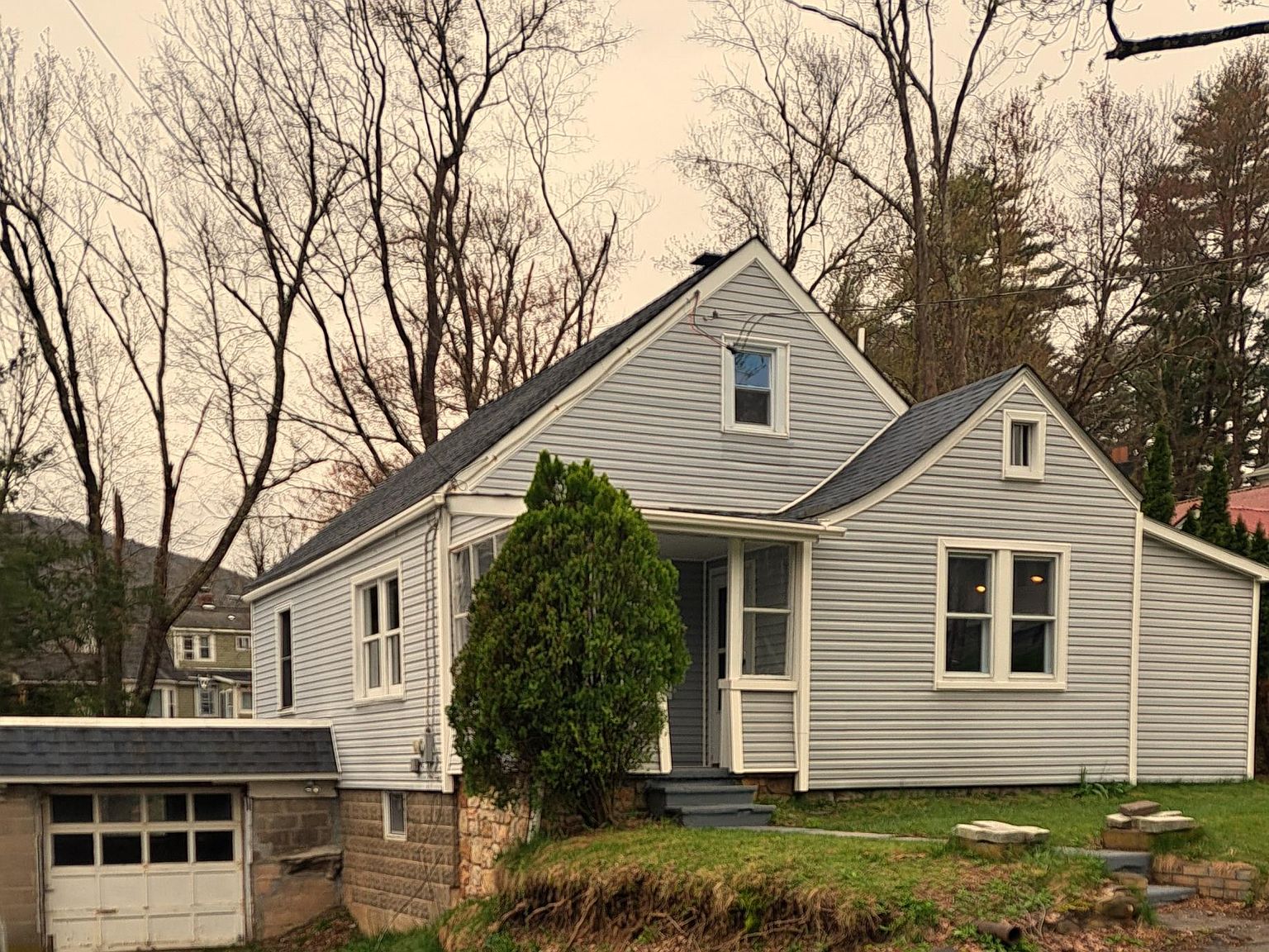 8 Country Club Rd, Ellenville, NY 12428 Zillow