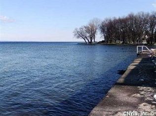 7129 Lakeshore Rd, Cicero, NY 13039