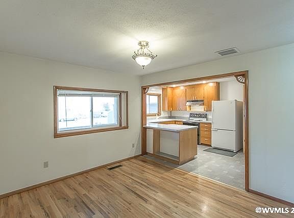 5th image of 4710 San Felicia Ave SE