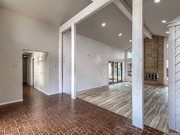 4th image of 8302 WINDWAY DR