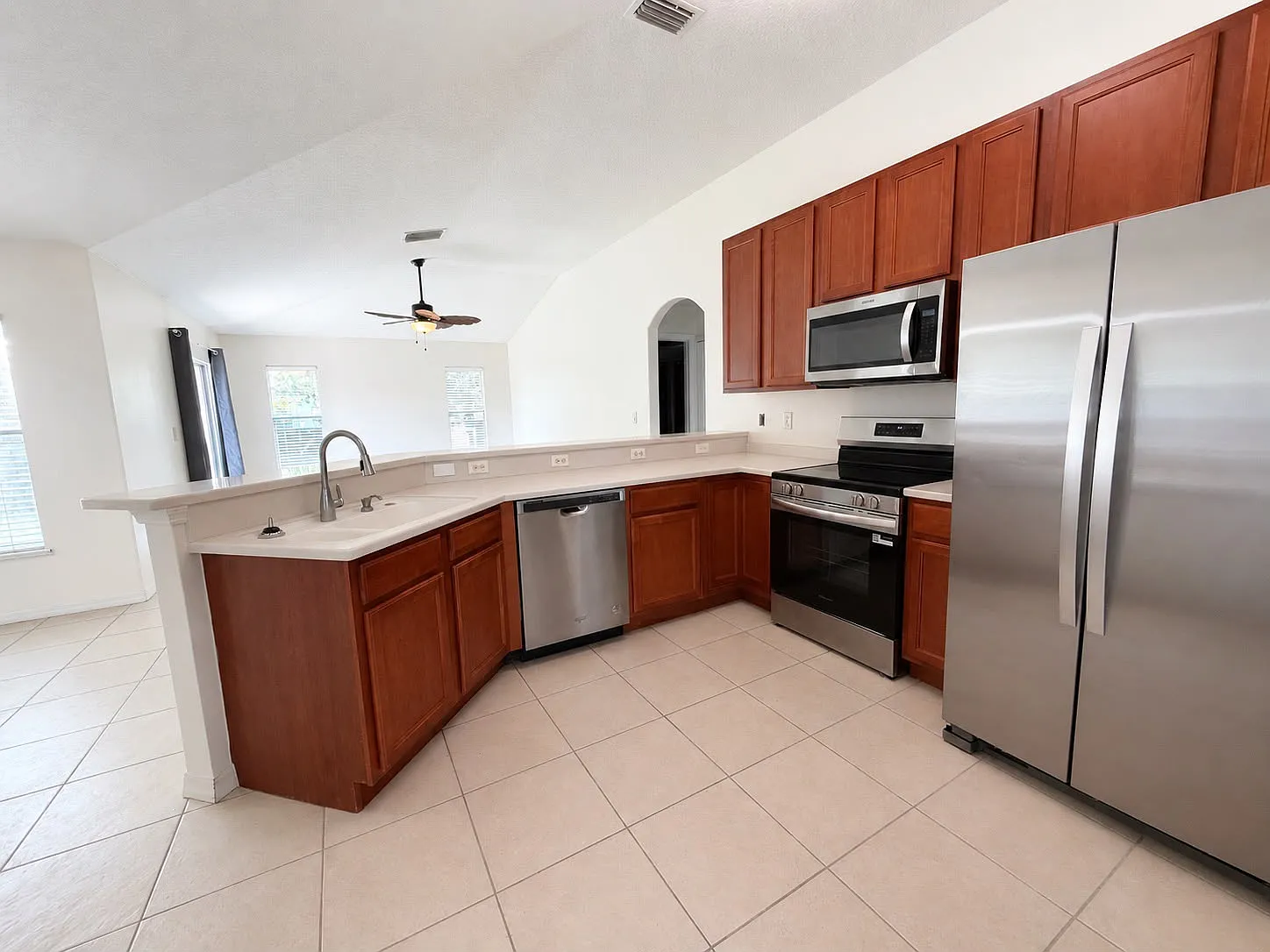 3 bed, 1814 sqft, $2,250 — Photo 3