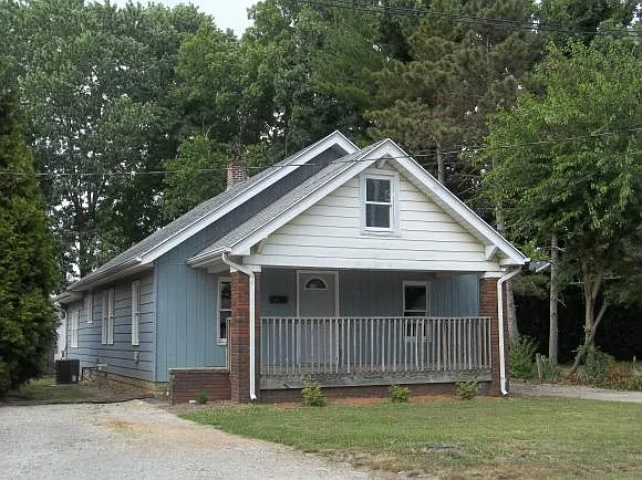 313 Taylor Ave photo 1