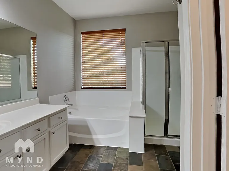 12206 W Lincoln St — Photo 17