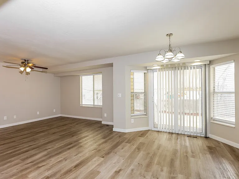 2269 W Bennion Heights Cir — Photo 8