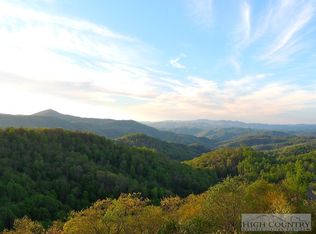 194 Indian Paintbrush Dr #RB-6, Banner Elk, NC 28604