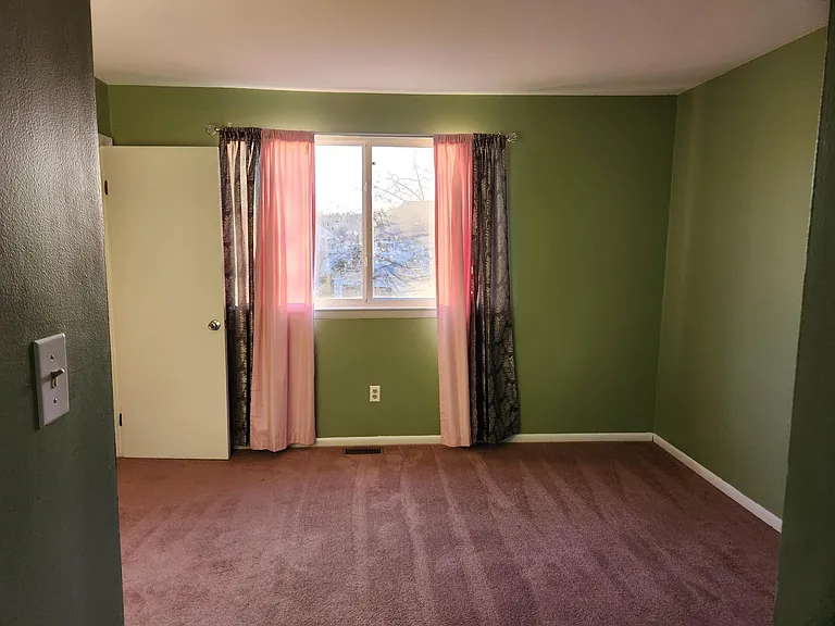 Second bedroom