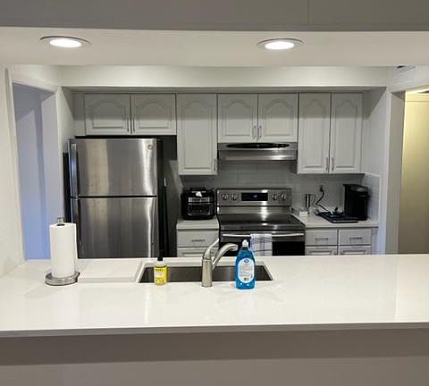5th image of 5924 Birchbrook Dr APT 118