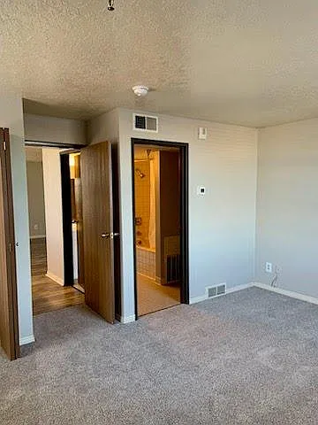 The Bigelow Apartments — Photo 37