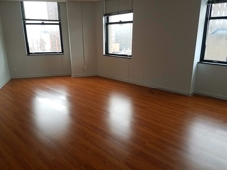 2nd image of 500 S Salina St Ste 3