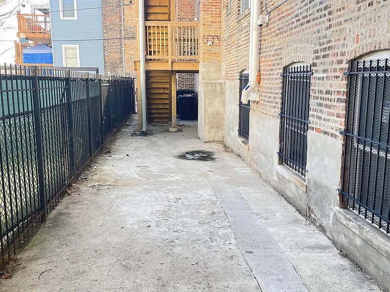 5223 W Washington Blvd — Photo 3