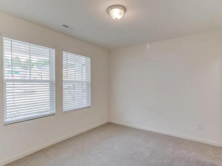 2820 Killian Ct — Photo 13