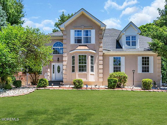 2nd image of 26 Tuscany Drive